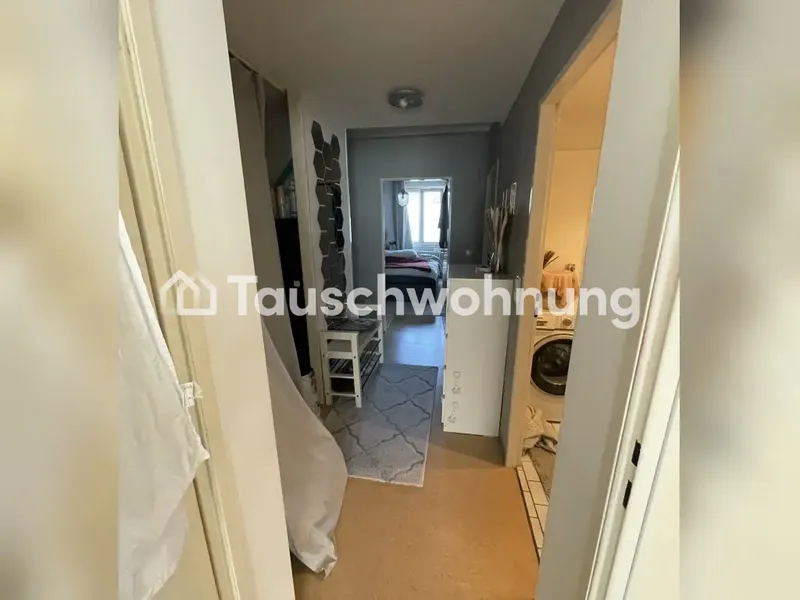 Tauschwohnung: Biete zwei Zimmer Chbg suche 4 Zimmer landeseigene — photo 1